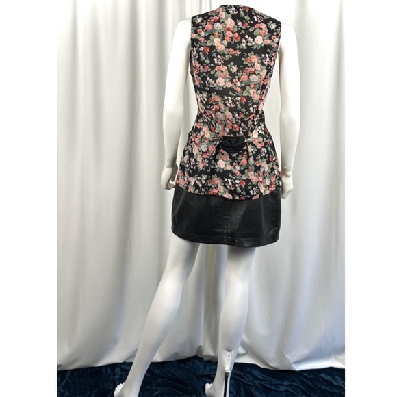 Vintage 1980’s 1990’s ‘Aziz Collection’ Pink + Black Floral Rose Print Vest • S - Picture 9 of 9